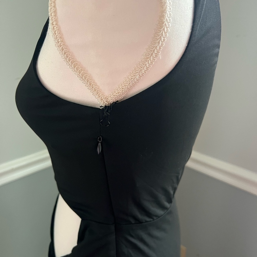 NWT Superdown Erla Cutout one shoulder Maxi Dress – Black, Size Medium - Picture 2 of 10
